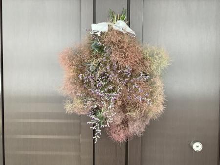 スモークツリーとルリタマアザミ、エリンジウムのナチュラルスワッグ c4b8ab3320b7cb38ec5787ef768b63